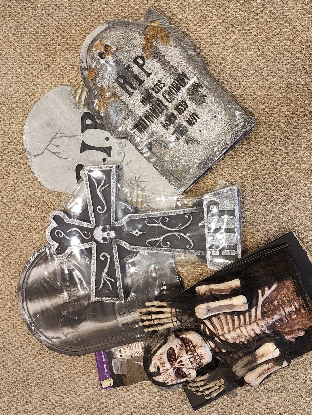 5 Large 🪦☠️ Halloween Tombstones 🪦 & Ghoul Skeleton ☠️ Decorations set, NEW!